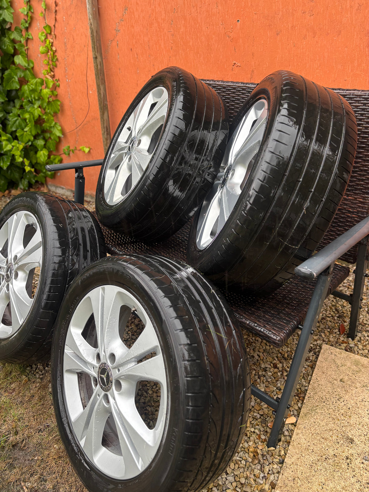 Genuine Mercedes-Benz 17” Alloy Wheels – Complete Set with Tyre