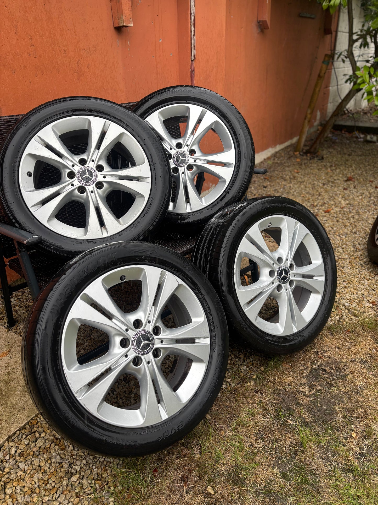 Genuine Mercedes-Benz 17” Alloy Wheels – Complete Set with Tyre