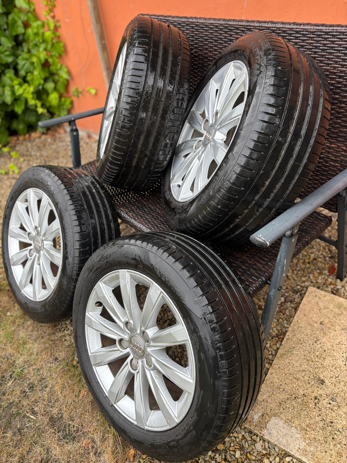 Genuine Audi 16” Alloy Wheels-Complete set with tyre