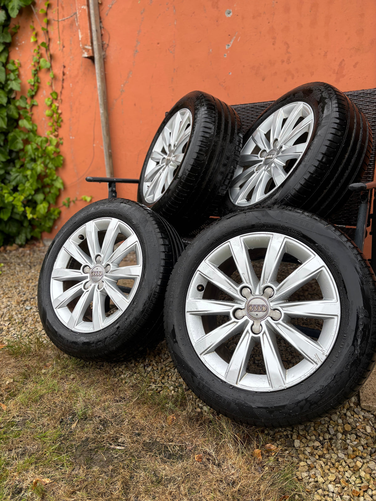Genuine Audi 16” Alloy Wheels-Complete set with tyre